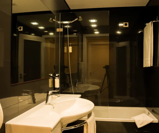 Casa de banho WC Quarto Duplo Superior - Hotel Rural Quinta do Pinheiro - Alcobaça Nazaré