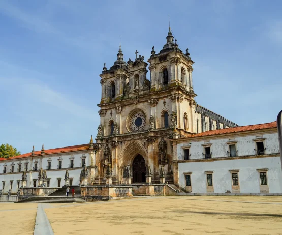 Mosteiro de Alcobaça -Hotel Rural Quinta do Pinheiro - Alcobaça Nazaré